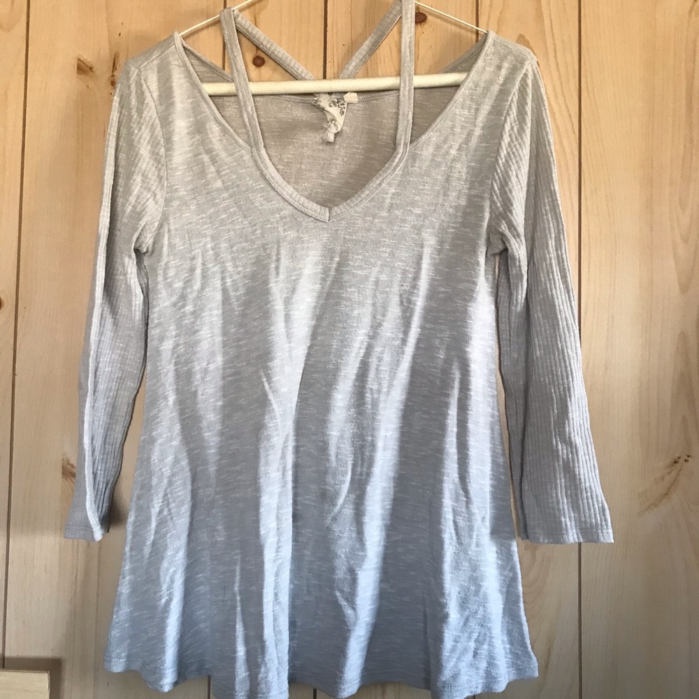 Cropped sleeve pastel shirt